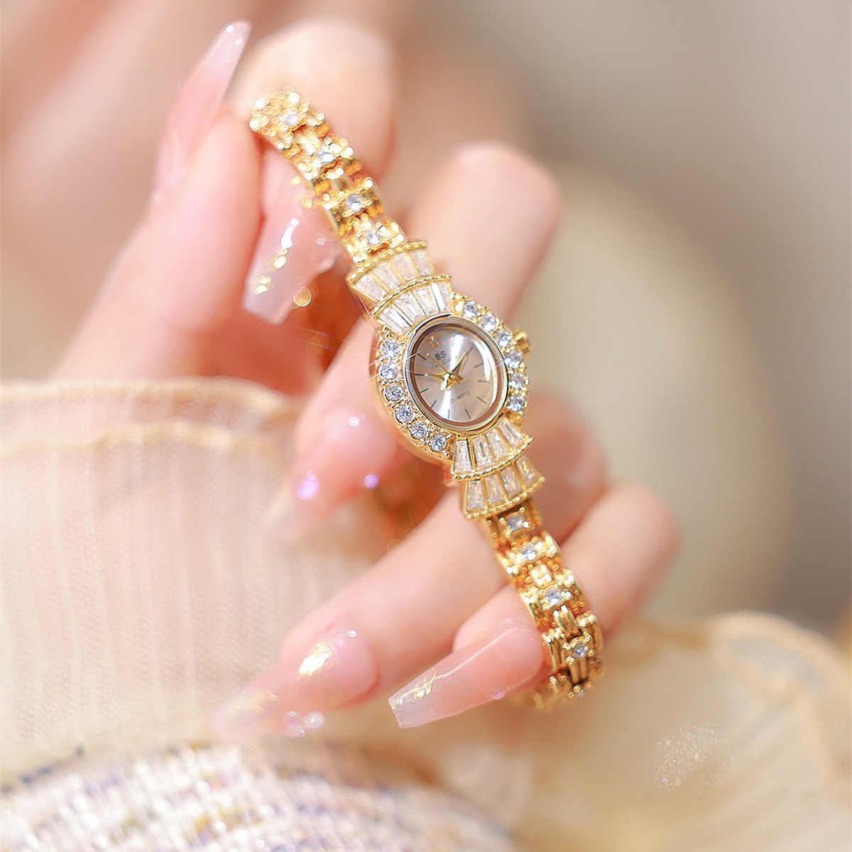 BS Women's Watch Retro Small Gold Watch Niche Light Luxury New Vintage Style Quartz Watches Elegant Clock Jewelry Reloj FA1715